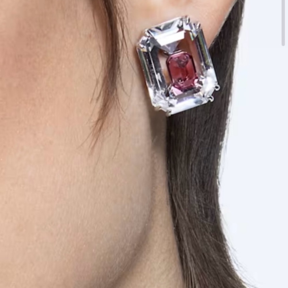 Swarovsky -  CHROMA STUD EARRINGS